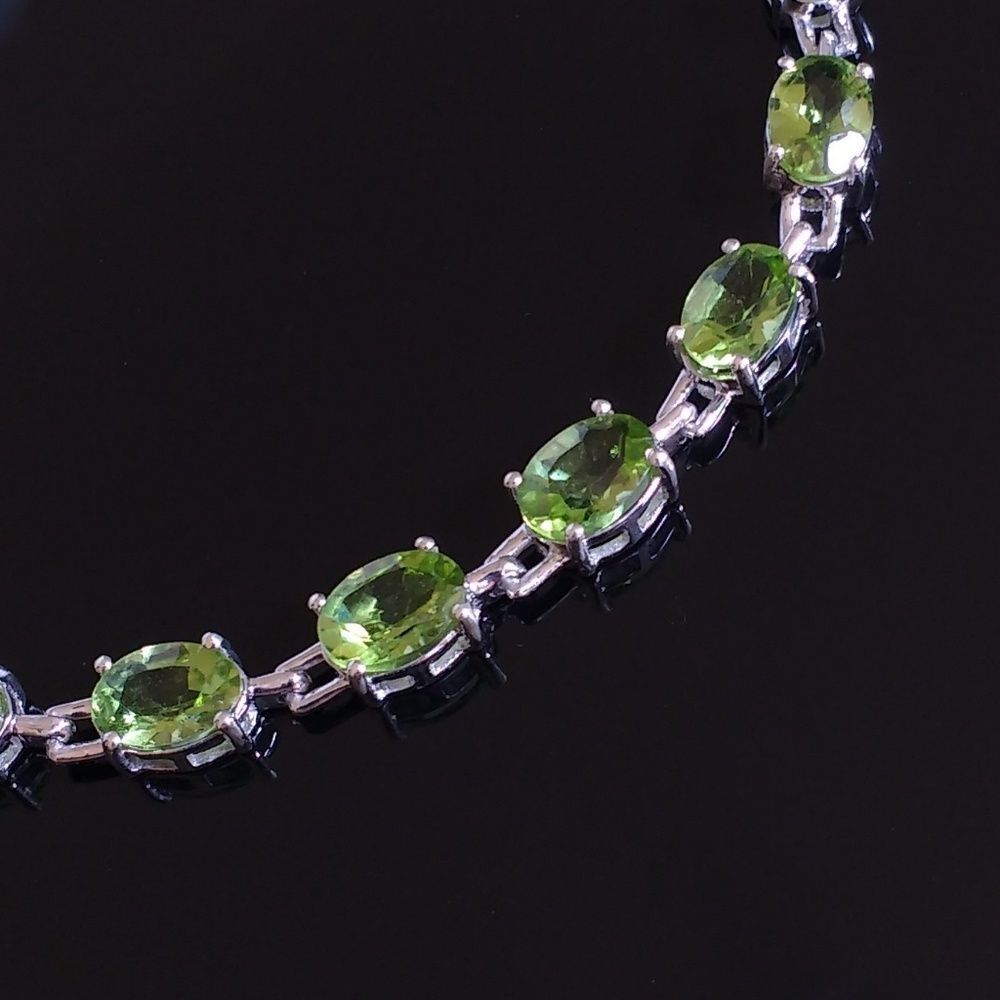 Hebei Peridot Tennis Bracelet - Picture 4 of 7